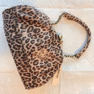 Vintage leopard print clutch 🐆